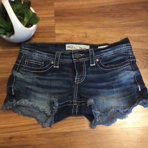 BKE Payton Size 27 Short Frayed Jean Short